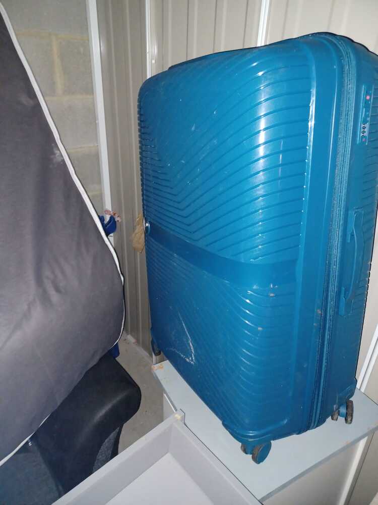 LIVERPOOL storage facility unit auction IB-6076