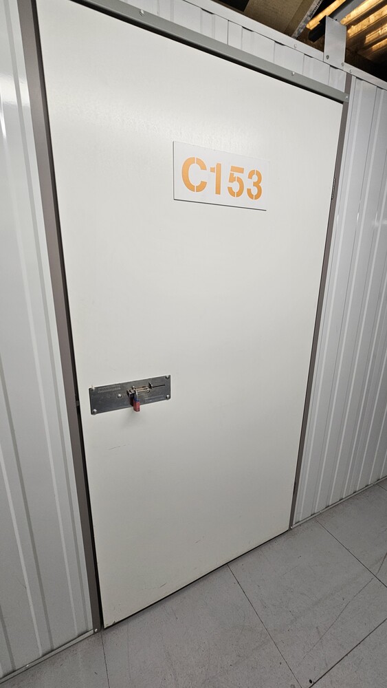 Magenta Storage Storage auction IB-3473