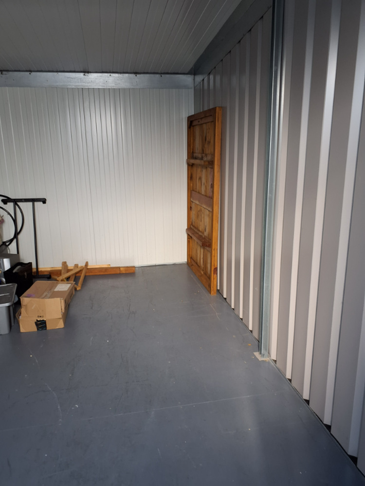 Chard Self storage auction IB-2073