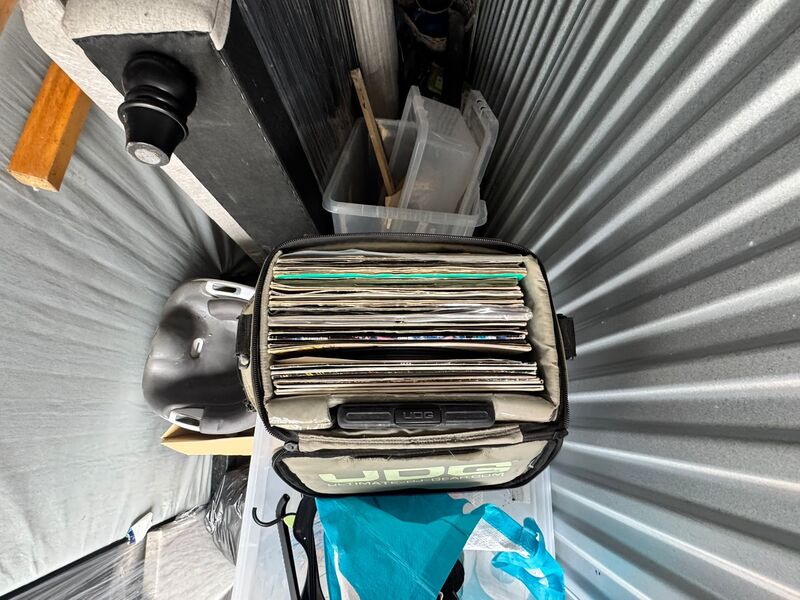 Littlehampton Storage Unit auction IB-8069