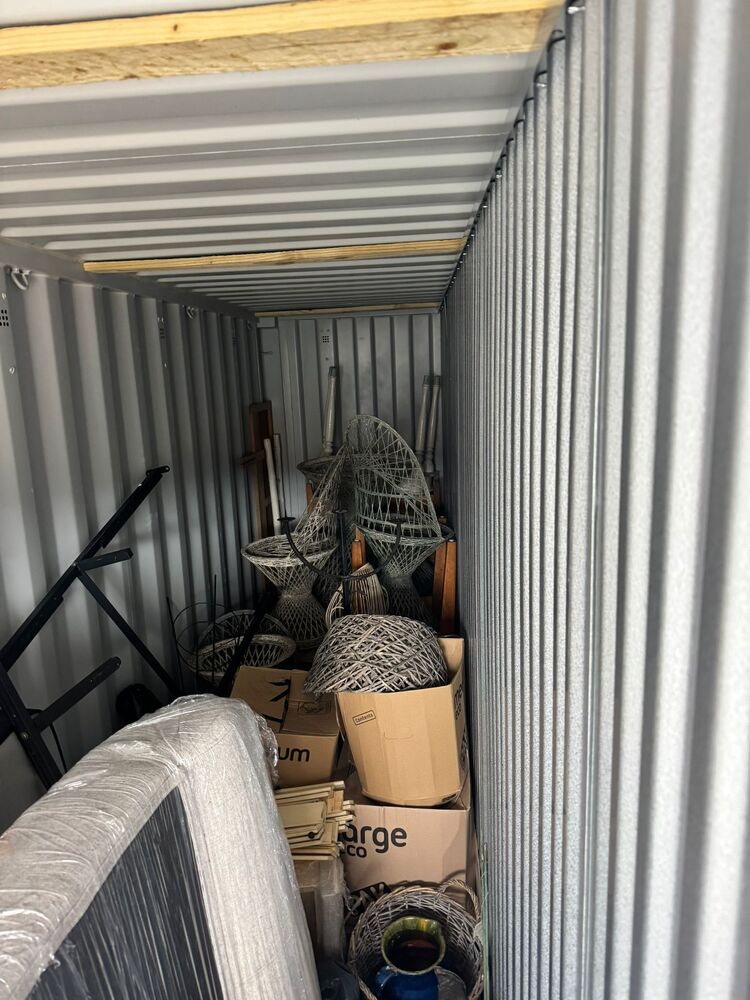 Littlehampton storage facility unit auction IB-8069