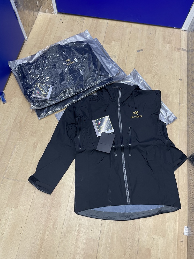 Acton Storage auction IB-9376 30