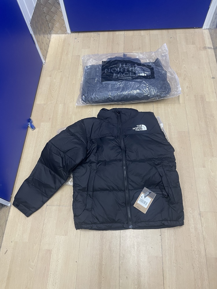 Acton Self storage unit auction IB-9376 23