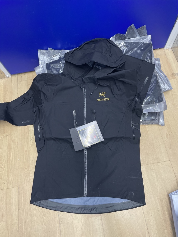 Acton Storage Unit auction IB-7482 22