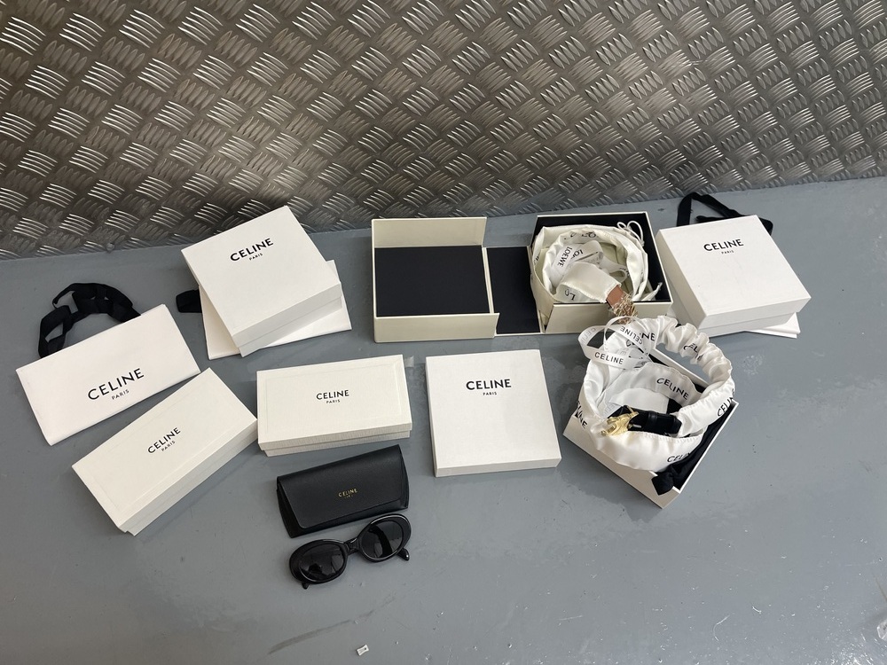 Acton Storage auction IB-5670 20