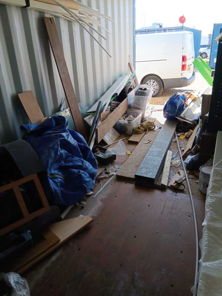 Yaxley, Peterborough Storage auction IB-7507