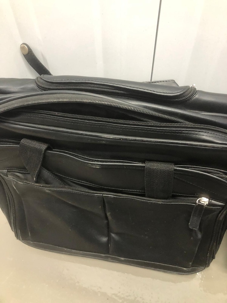 Staines Storage Unit auction IB-1289 12