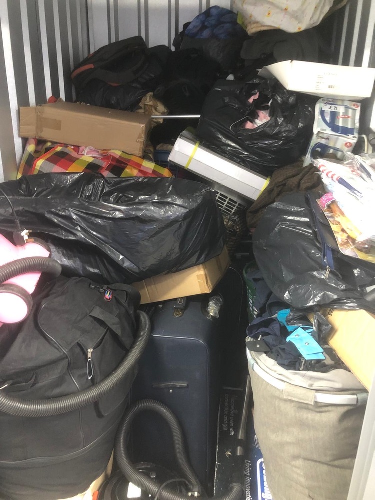 Staines storage facility unit auction IB-1289 36
