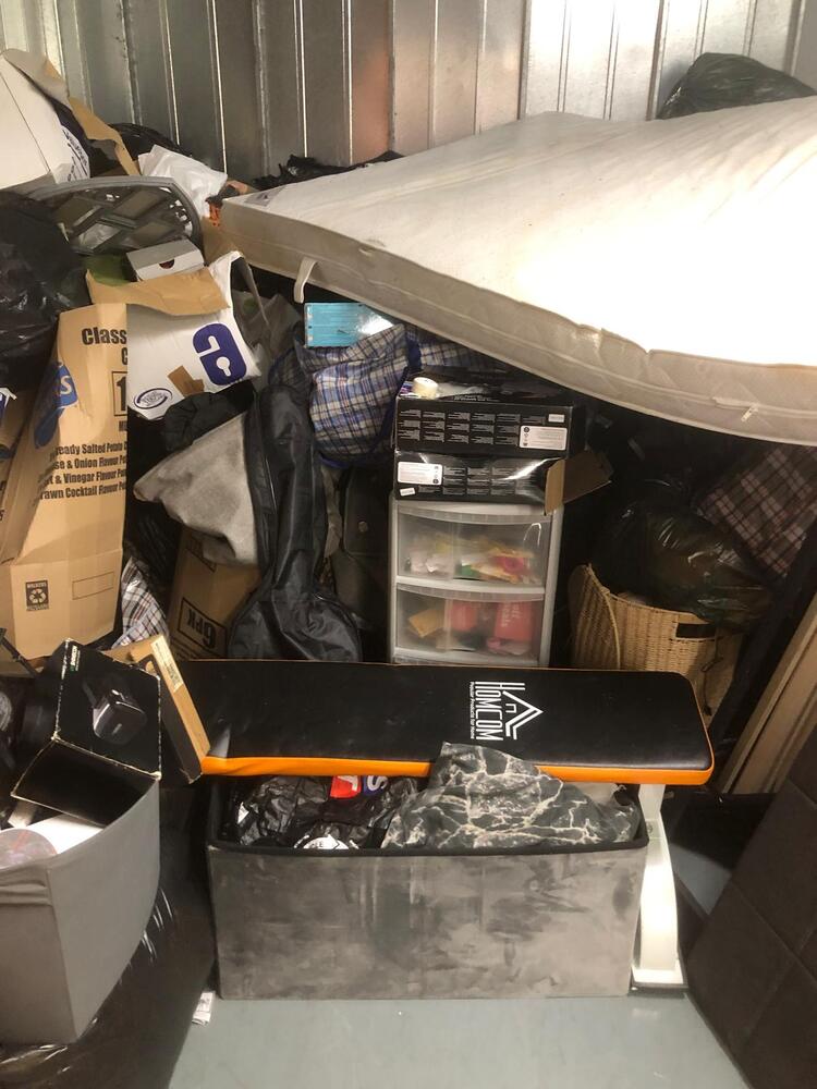 Croydon Self storage auction IB-4726