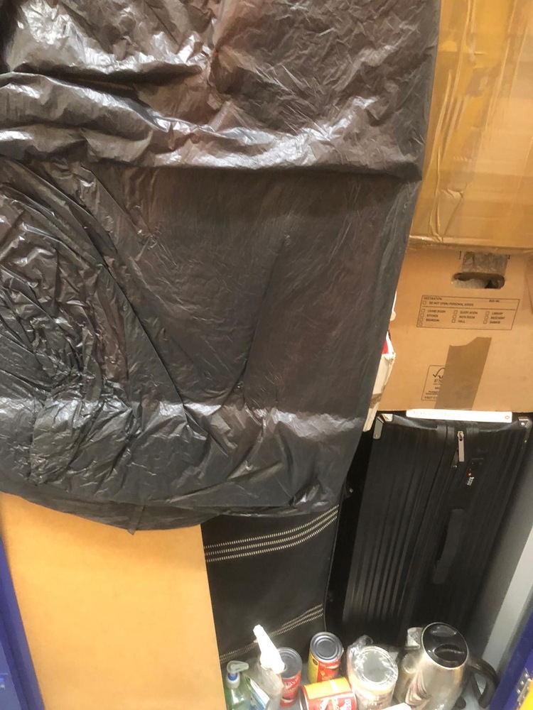 Charlton Self storage unit auction IB-6436