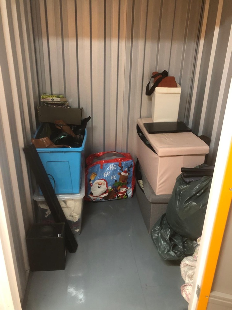 Redhill storage facility unit auction IB-3867 16