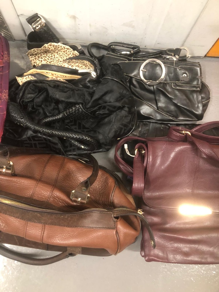 Redhill Self storage unit auction IB-5777 23