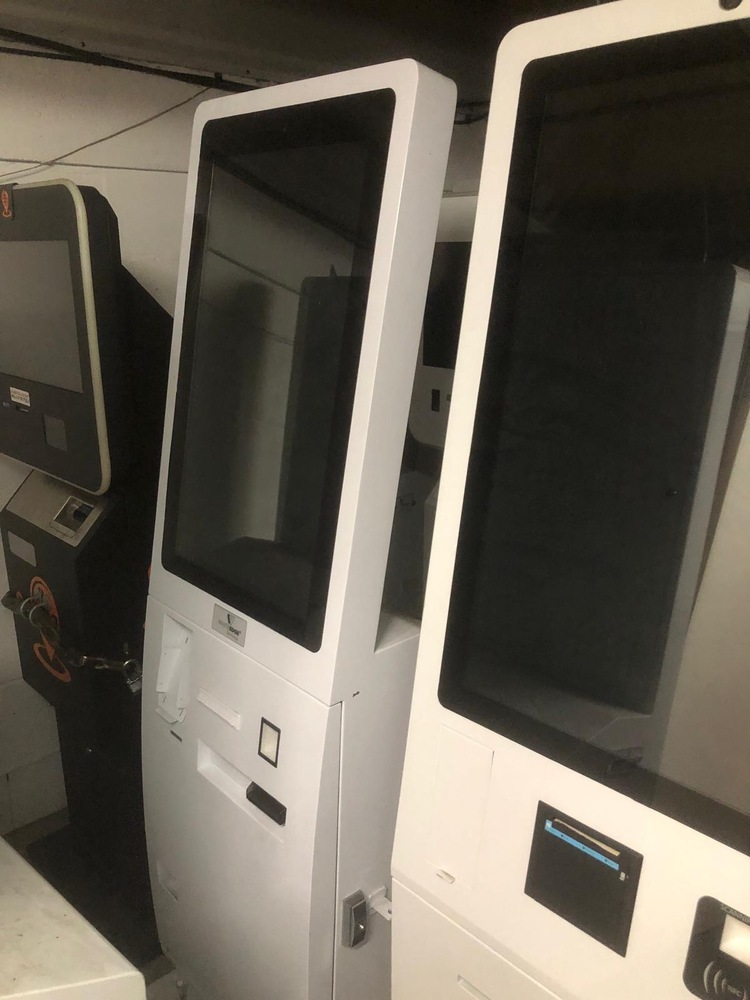 Croydon storage facility unit auction IB-2895