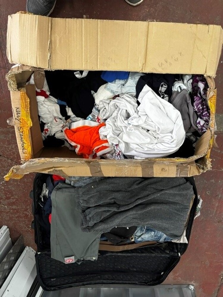 Self Storage Tameside  Self storage auction IB-8777