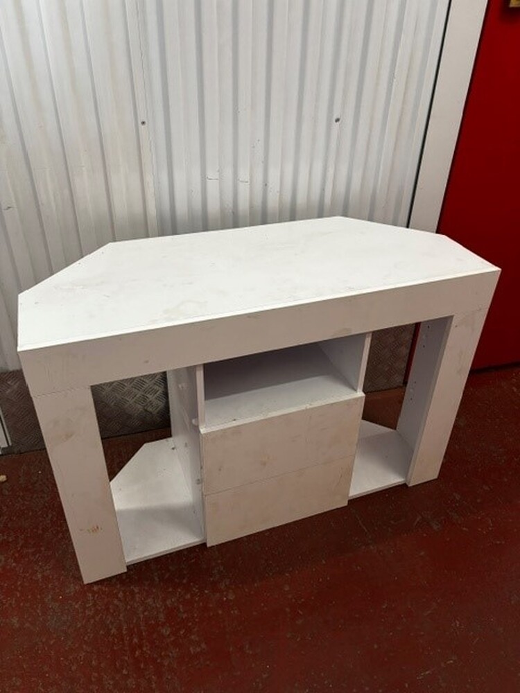 Self Storage Tameside  Self storage unit auction IB-8777