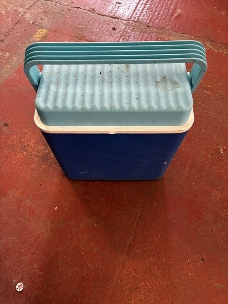 Self Storage Tameside  storage facility unit auction IB-8777