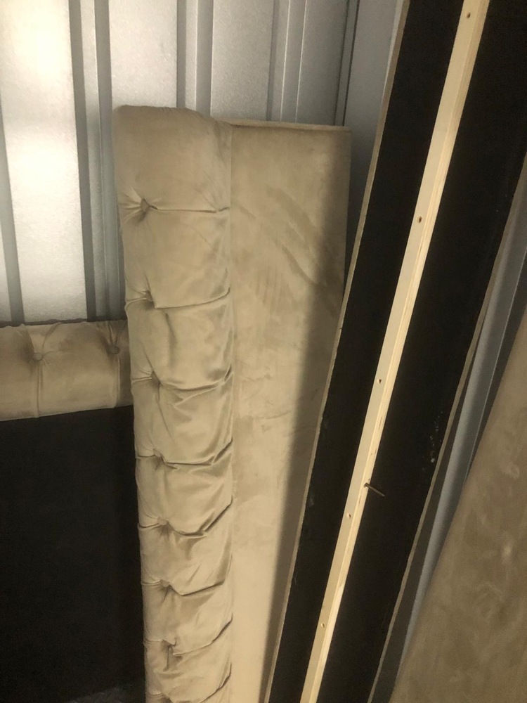 Bow Storage auction IB-5209