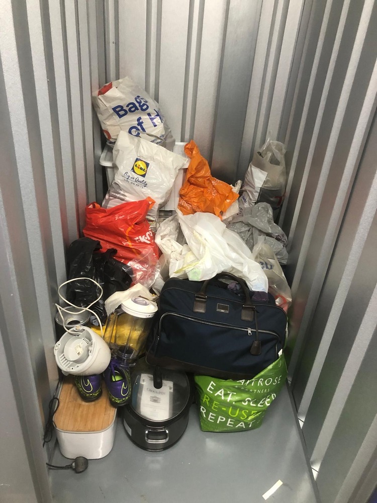 Lea Bridge storage facility unit auction IB-9271 16