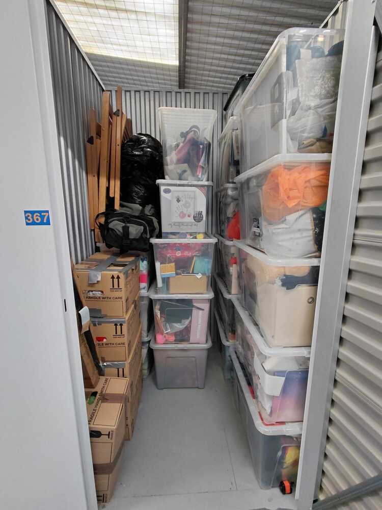 Cowes IOW Self storage auction IB-2805