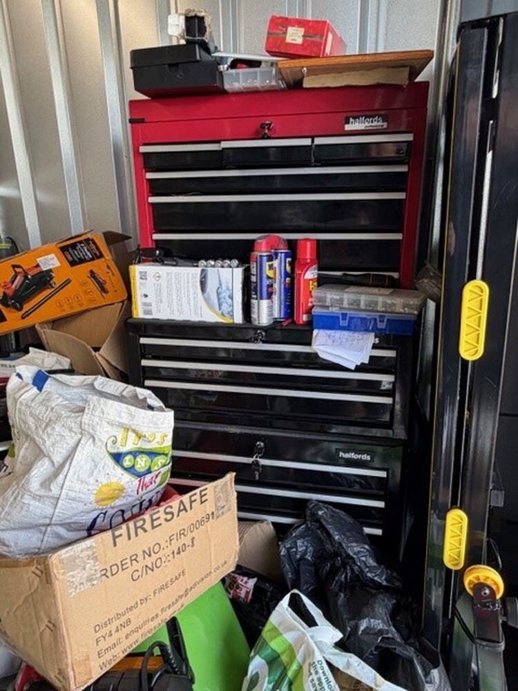 Poole  Storage Unit auction IB-5936 12
