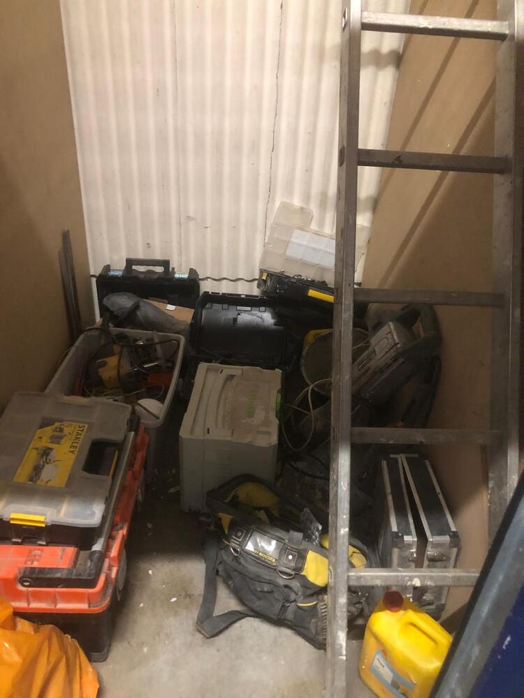 Wimbledon Storage Facility auction IB-3742