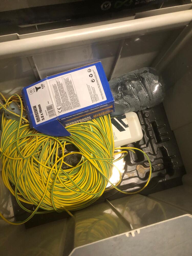 Wimbledon Storage Facility auction IB-3742 11