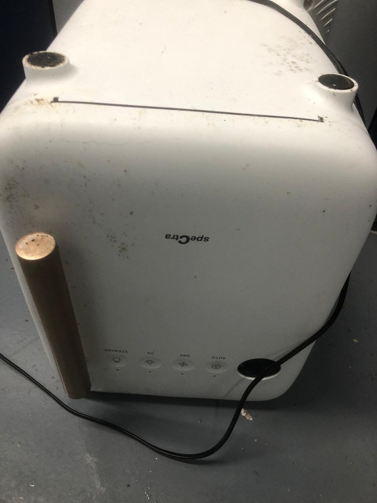 Wimbledon Storage auction IB-7981