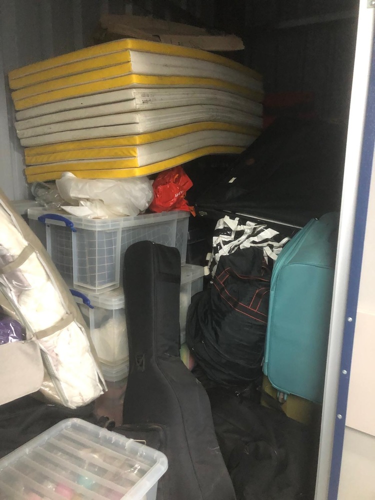 Wimbledon Self storage auction IB-7981