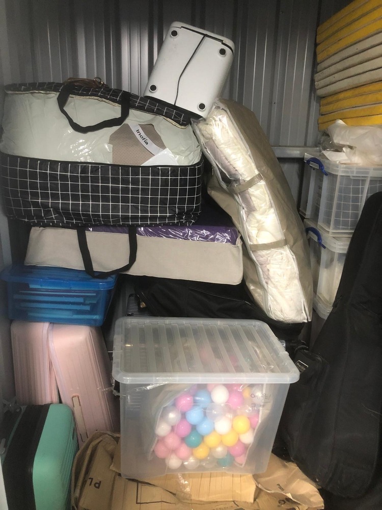 Wimbledon Self storage unit auction IB-7981