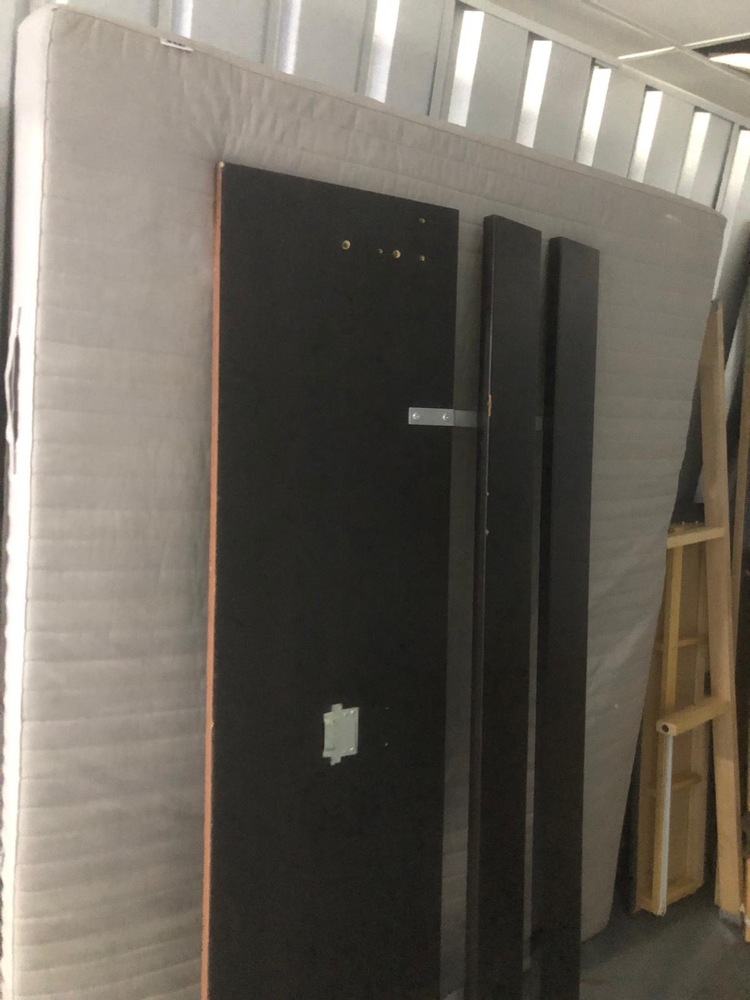 Morden Self storage auction IB-3382