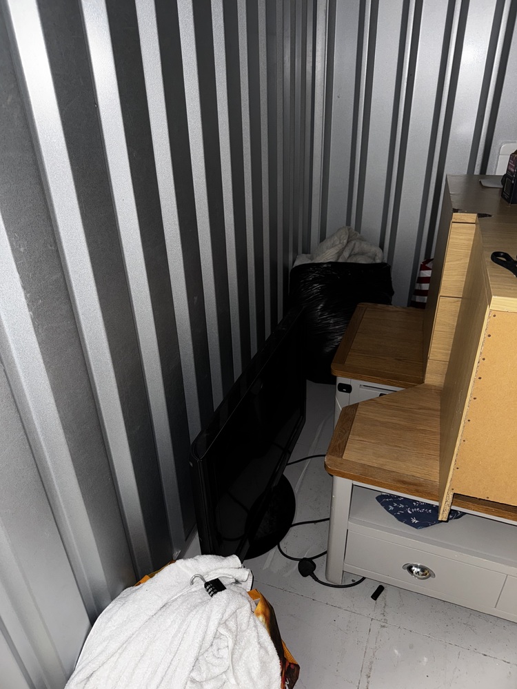 StorageMart Hove Storage Unit auction IB-4626