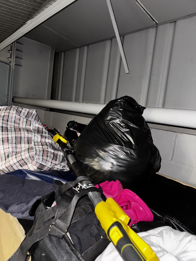 StorageMart Hove Self storage unit auction IB-4626