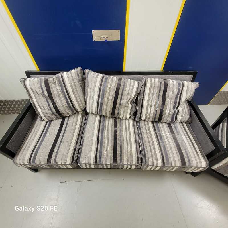LIVERPOOL storage facility unit auction IB-8329
