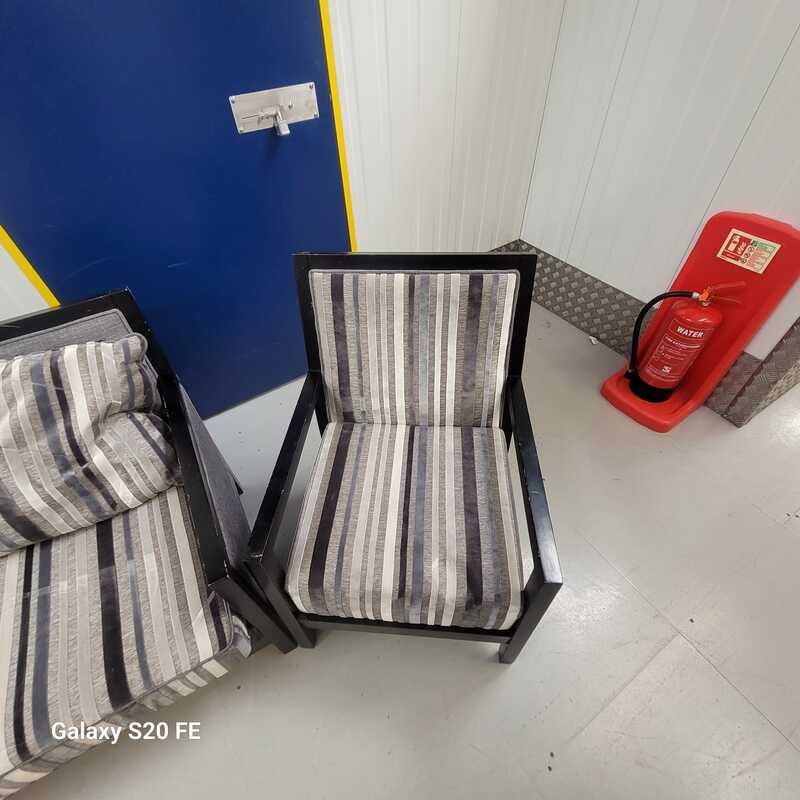 LIVERPOOL Storage Unit auction IB-8329 12