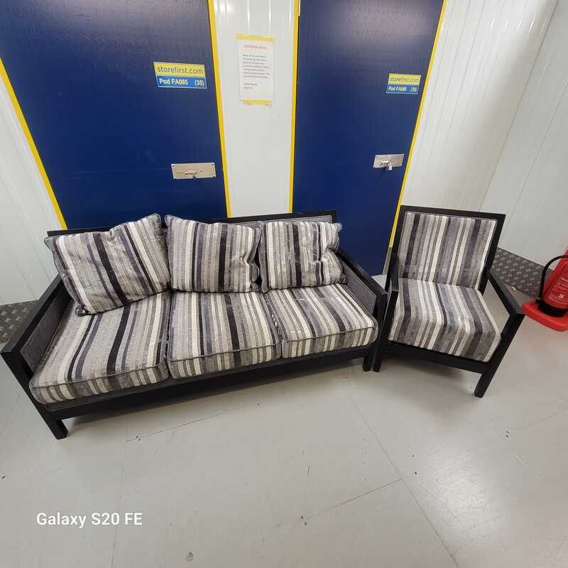 LIVERPOOL Self storage auction IB-8329 14