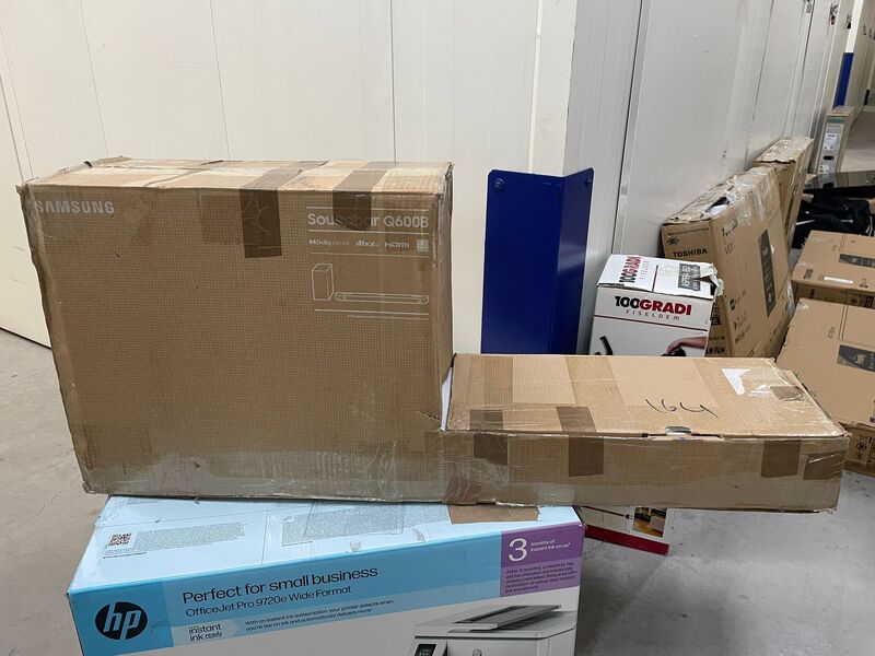 Manchester Old Trafford Self storage unit auction IB-5288 13