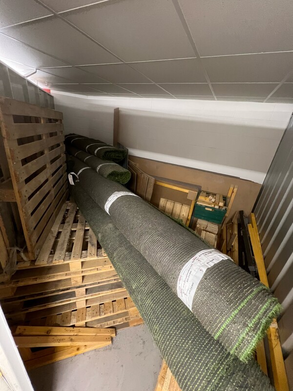 iBidOnStorage.co.uk Kangaroo Self Storage Ltd. Auction 16609143118325