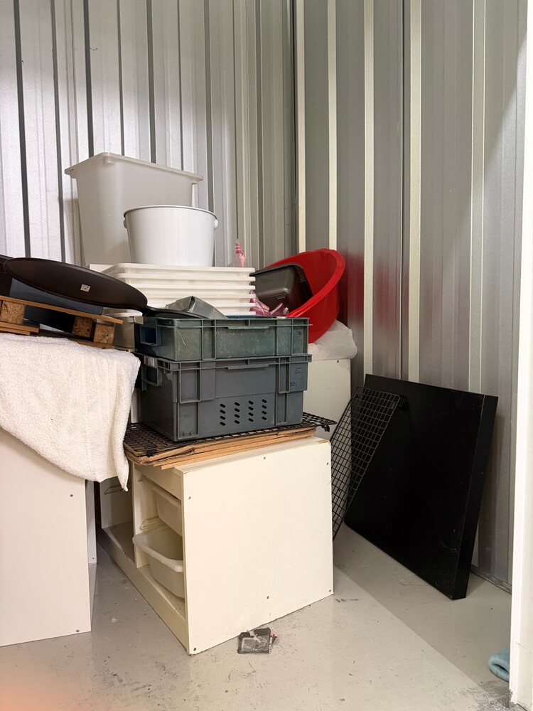 Cricklewood Storage auction IB-7219
