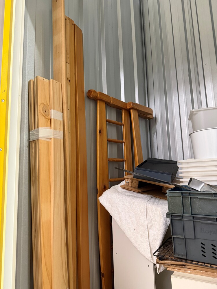 Cricklewood Storage Unit auction IB-7219