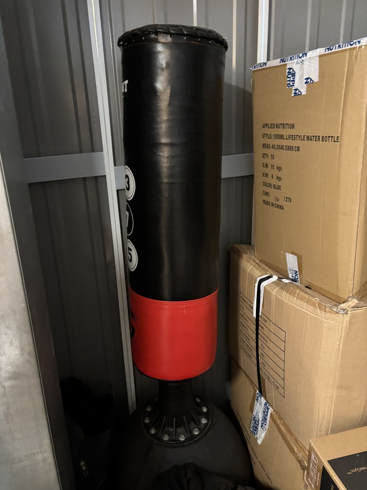 Chingford storage facility unit auction IB-8939 16