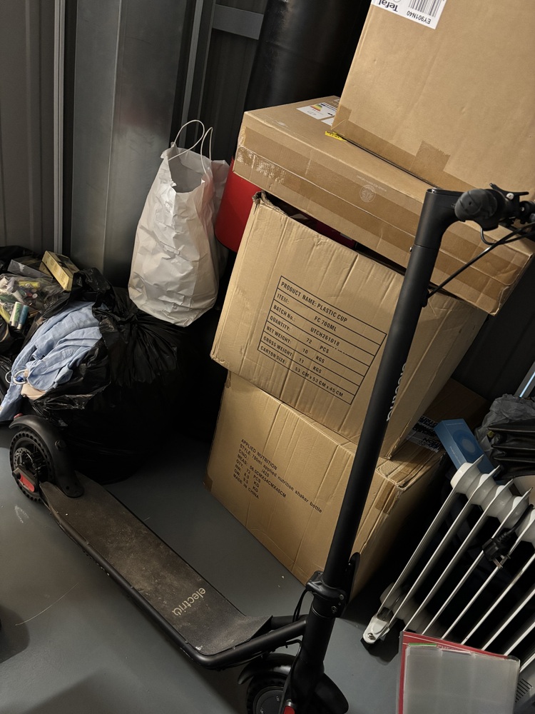 Chingford storage facility unit auction IB-8939 46