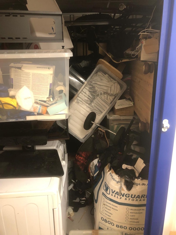 Hayes Self storage auction IB-8252 14