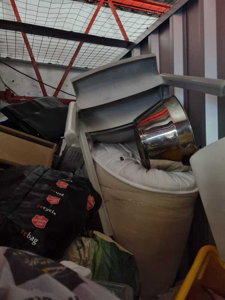 Milton Keynes Storage auction IB-8750