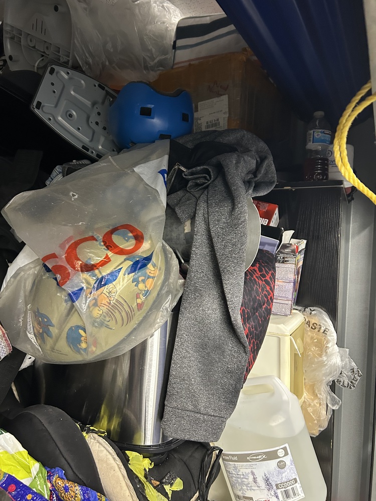 Romford Self storage unit auction IB-2534