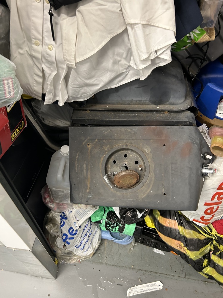 Romford Self storage auction IB-2534