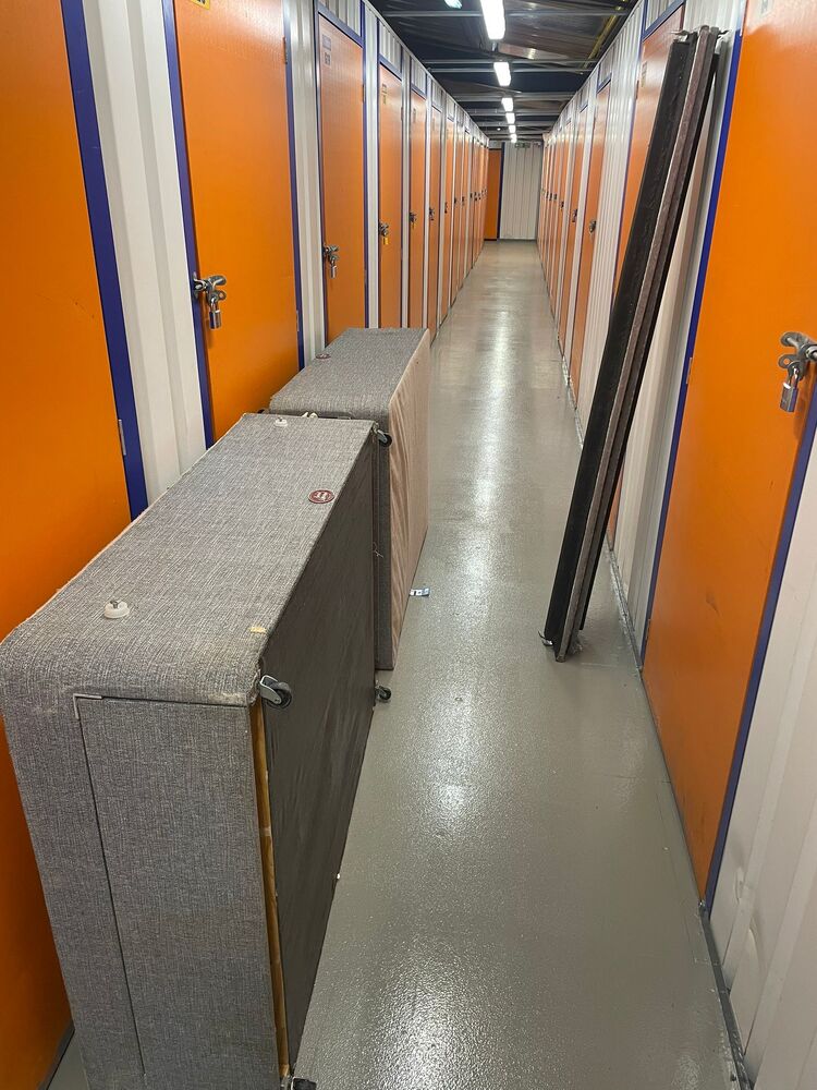 Oldham Storage auction IB-9557 20