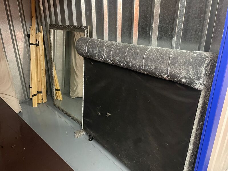 Oldham Self storage unit auction IB-9557 13