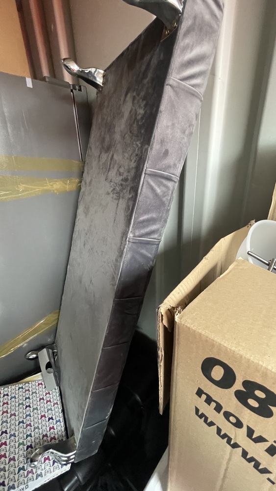 Kirkintilloch Self Storage Storage auction IB-8383