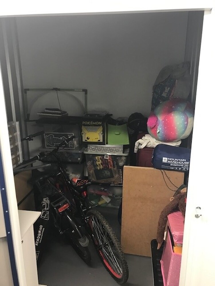 Locked in Self Storage  Storage auction IB-8315