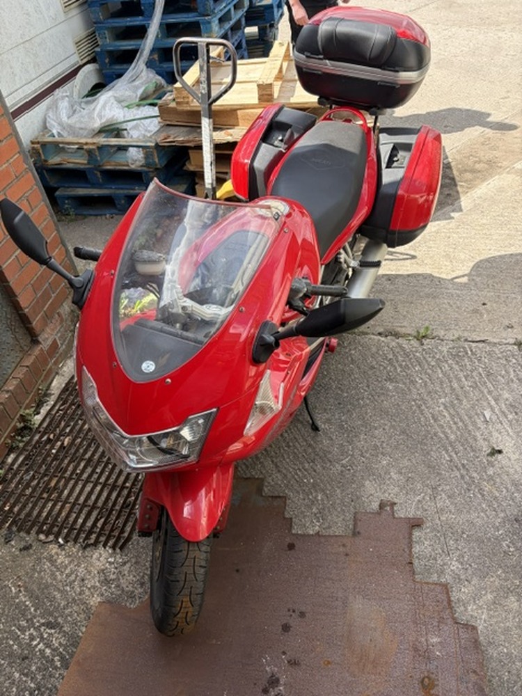 Manchester Self storage auction IB-6266